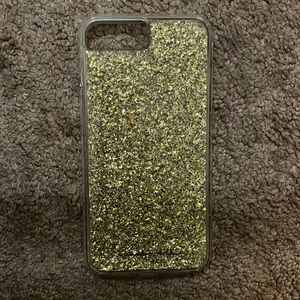 Is a case mate gold sparkly protective case that I wore on my iphone 8 plus.